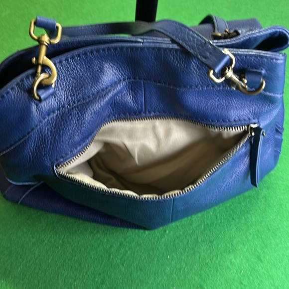 AMERICAN LEATHER CO BLUE SOFT LEATHER TRIPPLE ENTRY BUCKET SHOULDER BAG - Picture 5 of 16